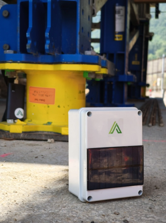 LiveLoad Max system installed to monitor bridges temporary structure structural loadbearing.